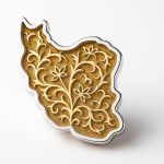 سنجاق سینه رنگی طرح ایران